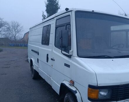 Белый Мерседес Варио, объемом двигателя 4.2 л и пробегом 3 тыс. км за 2400 $, фото 3 на Automoto.ua