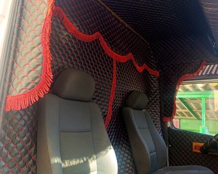 Белый Мерседес Варио, объемом двигателя 4.2 л и пробегом 800 тыс. км за 9000 $, фото 3 на Automoto.ua