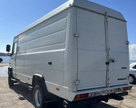 Білий Мерседес Варіо, об'ємом двигуна 2.87 л та пробігом 561 тис. км за 8000 $, фото 14 на Automoto.ua