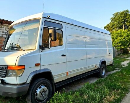 Білий Мерседес Варіо, об'ємом двигуна 4.2 л та пробігом 650 тис. км за 15000 $, фото 6 на Automoto.ua