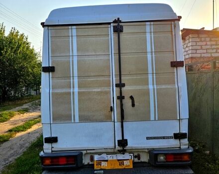 Білий Мерседес Варіо, об'ємом двигуна 4.2 л та пробігом 650 тис. км за 15000 $, фото 4 на Automoto.ua