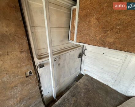 Мерседес Варио 2004 в Сваляве на Automoto.ua Белый Мерседес Варио, объемом двигателя 4.3 л и пробегом 470 тыс. км за 14700 $, фото 6 на Automoto.ua