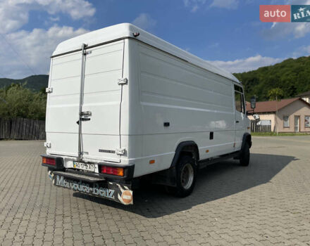 Мерседес Варио 2004 в Сваляве на Automoto.ua Белый Мерседес Варио, объемом двигателя 4.3 л и пробегом 470 тыс. км за 14700 $, фото 4 на Automoto.ua