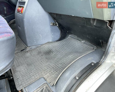 Мерседес Варио 2004 в Сваляве на Automoto.ua Белый Мерседес Варио, объемом двигателя 4.3 л и пробегом 470 тыс. км за 14700 $, фото 22 на Automoto.ua