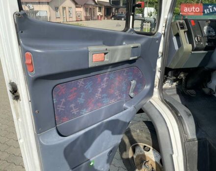 Мерседес Варио 2004 в Сваляве на Automoto.ua Белый Мерседес Варио, объемом двигателя 4.3 л и пробегом 470 тыс. км за 14700 $, фото 18 на Automoto.ua