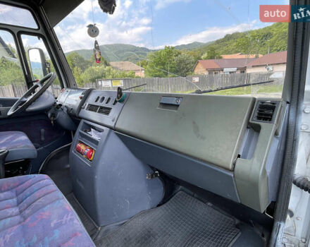 Мерседес Варио 2004 в Сваляве на Automoto.ua Белый Мерседес Варио, объемом двигателя 4.3 л и пробегом 470 тыс. км за 14700 $, фото 24 на Automoto.ua