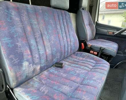 Мерседес Варио 2004 в Сваляве на Automoto.ua Белый Мерседес Варио, объемом двигателя 4.3 л и пробегом 470 тыс. км за 14700 $, фото 9 на Automoto.ua