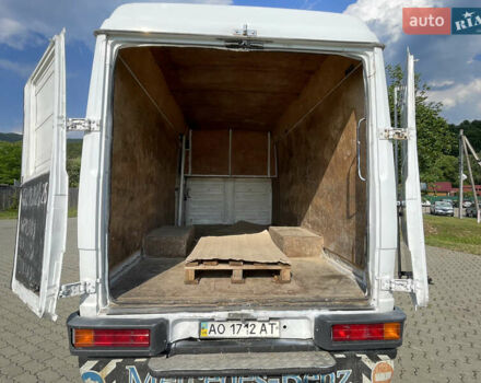 Мерседес Варио 2004 в Сваляве на Automoto.ua Белый Мерседес Варио, объемом двигателя 4.3 л и пробегом 470 тыс. км за 14700 $, фото 5 на Automoto.ua