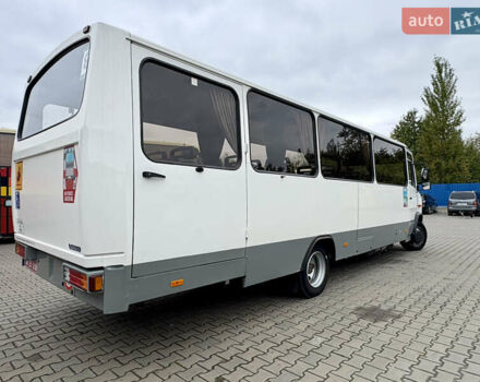 Білий Мерседес Варіо, об'ємом двигуна 4.2 л та пробігом 324 тис. км за 39013 $, фото 3 на Automoto.ua