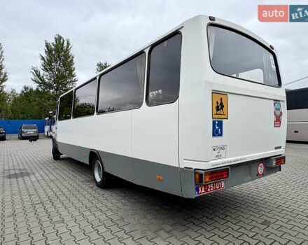 Білий Мерседес Варіо, об'ємом двигуна 4.2 л та пробігом 324 тис. км за 39013 $, фото 4 на Automoto.ua