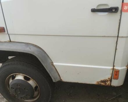 Білий Мерседес Варіо, об'ємом двигуна 4.25 л та пробігом 665 тис. км за 7500 $, фото 8 на Automoto.ua