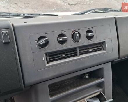 Білий Мерседес Варіо, об'ємом двигуна 4.25 л та пробігом 500 тис. км за 10500 $, фото 9 на Automoto.ua