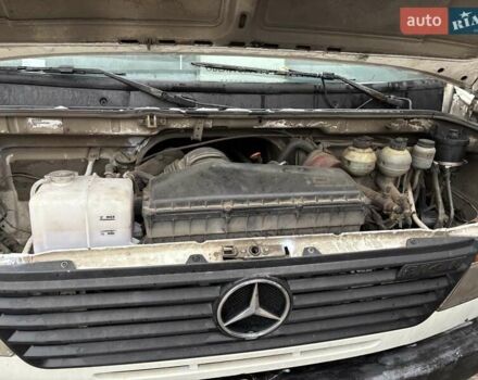 Білий Мерседес Варіо, об'ємом двигуна 4.25 л та пробігом 600 тис. км за 10500 $, фото 12 на Automoto.ua