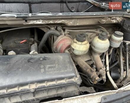 Білий Мерседес Варіо, об'ємом двигуна 4.25 л та пробігом 600 тис. км за 10500 $, фото 15 на Automoto.ua