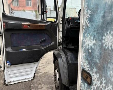 Білий Мерседес Варіо, об'ємом двигуна 4.25 л та пробігом 600 тис. км за 10500 $, фото 9 на Automoto.ua