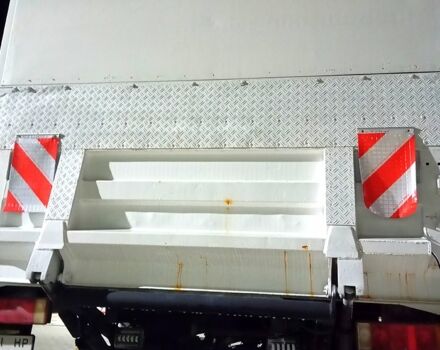 Белый Мерседес Варио, объемом двигателя 4.2 л и пробегом 474 тыс. км за 10600 $, фото 8 на Automoto.ua