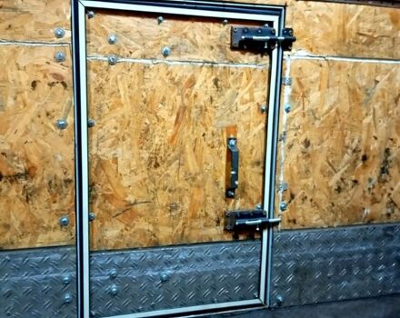 Белый Мерседес Варио, объемом двигателя 4.2 л и пробегом 474 тыс. км за 10600 $, фото 4 на Automoto.ua