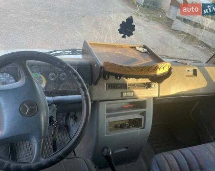 Мерседес Варіо 1999 у Коростышеве на Automoto.ua Білий Мерседес Варіо, об'ємом двигуна 4.25 л та пробігом 139 тис. км за 10500 $, фото 5 на Automoto.ua