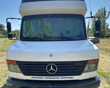 Белый Мерседес Варио, объемом двигателя 4.25 л и пробегом 373 тыс. км за 16000 $, фото 2 на Automoto.ua