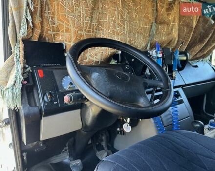 Белый Мерседес Варио, объемом двигателя 4.25 л и пробегом 373 тыс. км за 16000 $, фото 4 на Automoto.ua