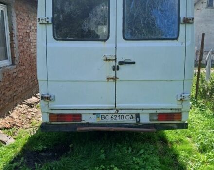 Білий Мерседес Варіо, об'ємом двигуна 4 л та пробігом 432 тис. км за 3000 $, фото 2 на Automoto.ua