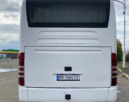 Белый Мерседес Варио, объемом двигателя 4.25 л и пробегом 420 тыс. км за 50000 $, фото 2 на Automoto.ua