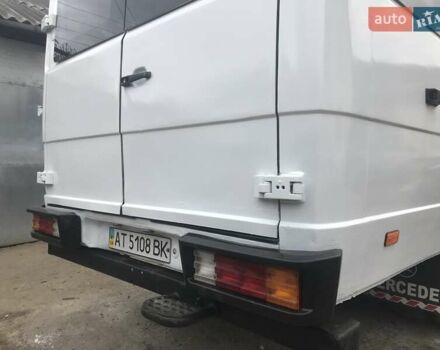 Белый Мерседес Варио, объемом двигателя 2.9 л и пробегом 180 тыс. км за 15000 $, фото 6 на Automoto.ua