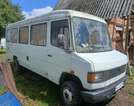 Білий Мерседес Варіо, об'ємом двигуна 4 л та пробігом 432 тис. км за 3000 $, фото 1 на Automoto.ua