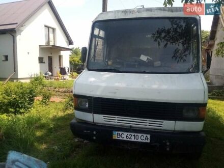 Білий Мерседес Варіо, об'ємом двигуна 3.7 л та пробігом 500 тис. км за 2900 $, фото 1 на Automoto.ua