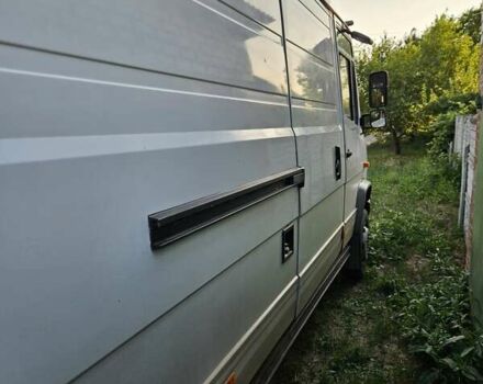 Білий Мерседес Варіо, об'ємом двигуна 4.25 л та пробігом 650 тис. км за 15000 $, фото 1 на Automoto.ua