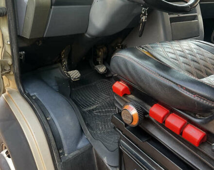 Бежевый Мерседес Варио, объемом двигателя 4.6 л и пробегом 440 тыс. км за 15500 $, фото 22 на Automoto.ua