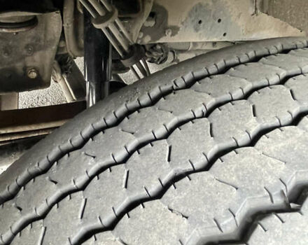 Красный Мерседес Варио, объемом двигателя 4.2 л и пробегом 467 тыс. км за 17500 $, фото 10 на Automoto.ua