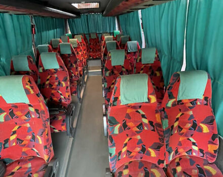 Красный Мерседес Варио, объемом двигателя 4.2 л и пробегом 467 тыс. км за 17500 $, фото 2 на Automoto.ua