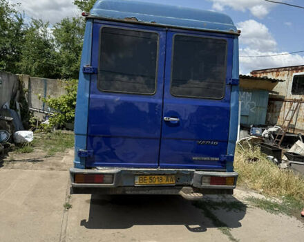 Красный Мерседес Варио, объемом двигателя 4.2 л и пробегом 7 тыс. км за 6500 $, фото 1 на Automoto.ua