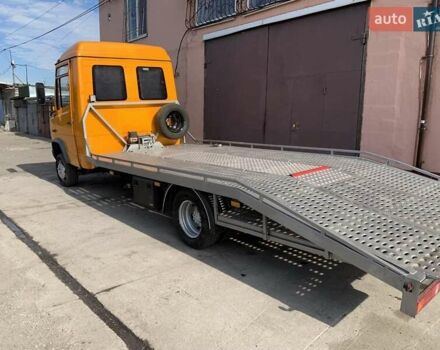 Желтый Мерседес Варио, объемом двигателя 2.87 л и пробегом 500 тыс. км за 13800 $, фото 1 на Automoto.ua