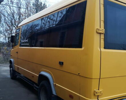 Жовтий Мерседес Варіо, об'ємом двигуна 2.87 л та пробігом 185 тис. км за 6000 $, фото 4 на Automoto.ua