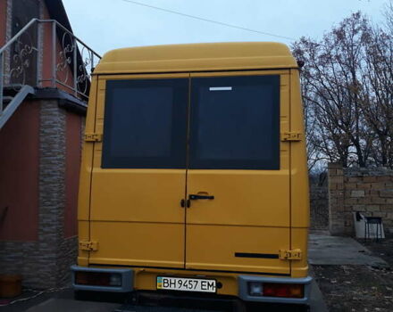 Жовтий Мерседес Варіо, об'ємом двигуна 2.87 л та пробігом 185 тис. км за 6000 $, фото 2 на Automoto.ua