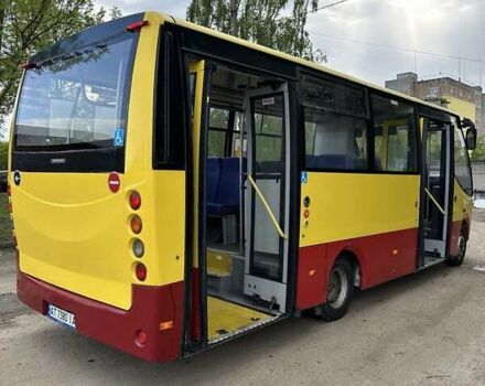 Жовтий Мерседес Варіо, об'ємом двигуна 4.25 л та пробігом 70 тис. км за 19999 $, фото 4 на Automoto.ua