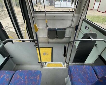 Жовтий Мерседес Варіо, об'ємом двигуна 4.25 л та пробігом 70 тис. км за 19999 $, фото 9 на Automoto.ua