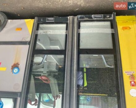 Мерседес Варио 2012 в Луцке на Automoto.ua Желтый Мерседес Варио, объемом двигателя 4.2 л и пробегом 270 тыс. км за 40000 $, фото 2 на Automoto.ua