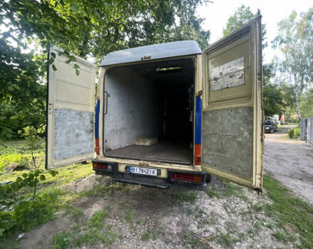 Мерседес Варіо 2001 у Лубнах на Automoto.ua Жовтий Мерседес Варіо, об'ємом двигуна 4.25 л та пробігом 584 тис. км за 13700 $, фото 10 на Automoto.ua