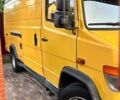 Желтый Мерседес Варио, объемом двигателя 4.2 л и пробегом 440 тыс. км за 15500 $, фото 2 на Automoto.ua