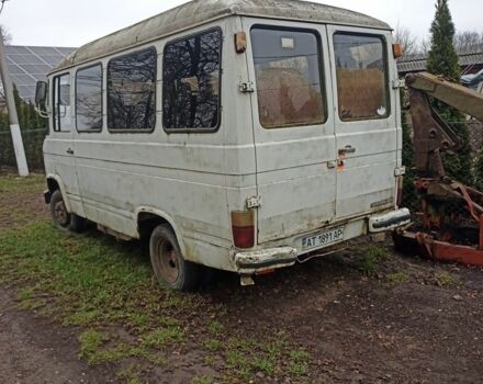 Жовтий Мерседес Варіо, об'ємом двигуна 3.8 л та пробігом 100 тис. км за 2350 $, фото 13 на Automoto.ua