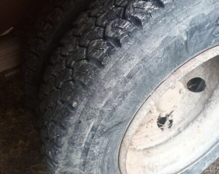 Жовтий Мерседес Варіо, об'ємом двигуна 3.8 л та пробігом 100 тис. км за 2350 $, фото 5 на Automoto.ua