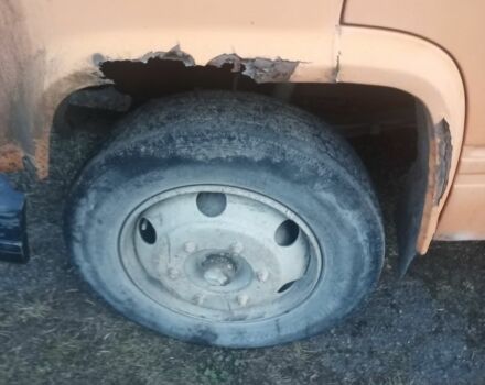 Жовтий Мерседес Варіо, об'ємом двигуна 3.8 л та пробігом 100 тис. км за 2350 $, фото 7 на Automoto.ua