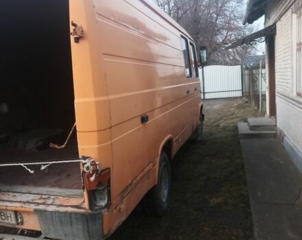 Жовтий Мерседес Варіо, об'ємом двигуна 3.8 л та пробігом 100 тис. км за 2350 $, фото 3 на Automoto.ua