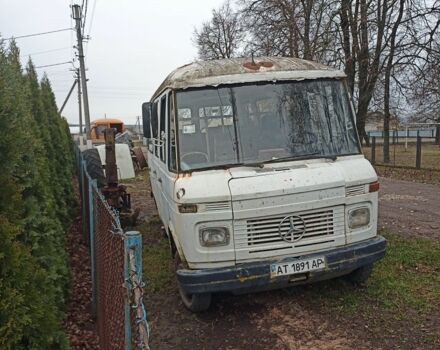 Жовтий Мерседес Варіо, об'ємом двигуна 3.8 л та пробігом 100 тис. км за 2350 $, фото 10 на Automoto.ua