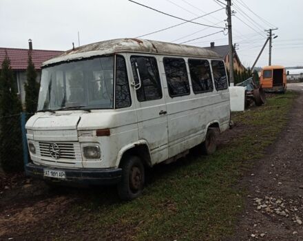 Жовтий Мерседес Варіо, об'ємом двигуна 3.8 л та пробігом 100 тис. км за 2350 $, фото 12 на Automoto.ua