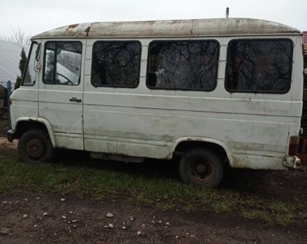Жовтий Мерседес Варіо, об'ємом двигуна 3.8 л та пробігом 100 тис. км за 2350 $, фото 11 на Automoto.ua