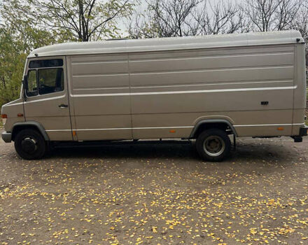 Сірий Мерседес Варіо, об'ємом двигуна 4.3 л та пробігом 400 тис. км за 15000 $, фото 7 на Automoto.ua